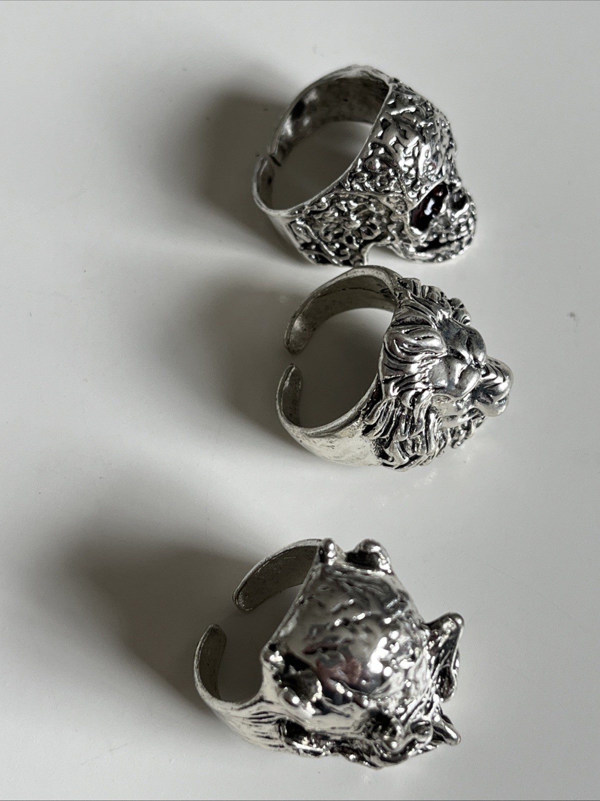 3 Gothic Rings The English Lion, A Red Eyed Skull And A Demon Adjustable
