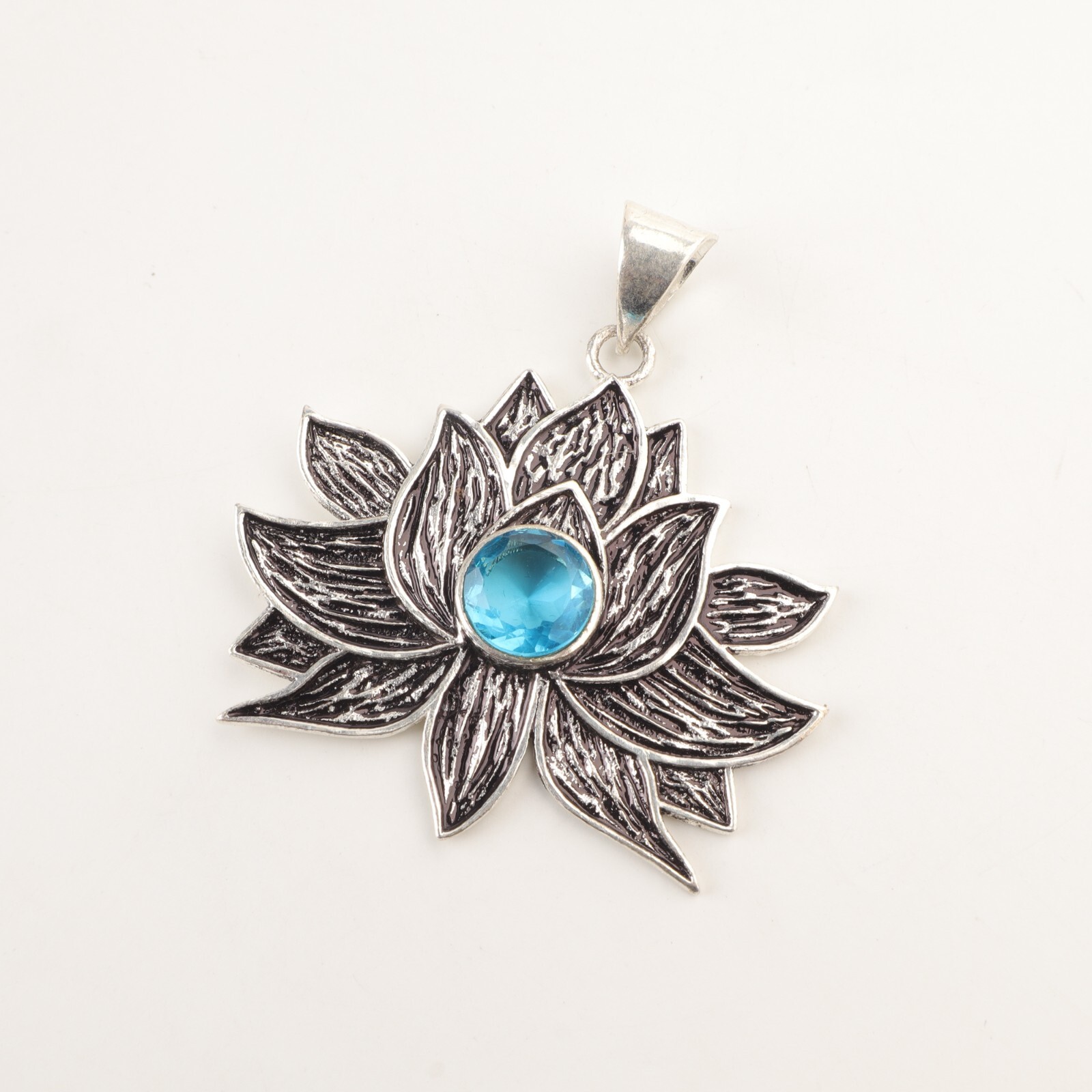925 Silver Round Cut Natural Swiss Blue Topaz Birthday Art Deco Pendant Jewelry