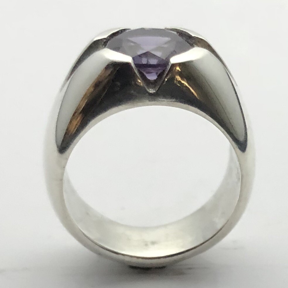 MJG STERLING SILVER MEN’S RING. V GROOVE. 10MM LAB ALEXANDRITE. SIZE 10