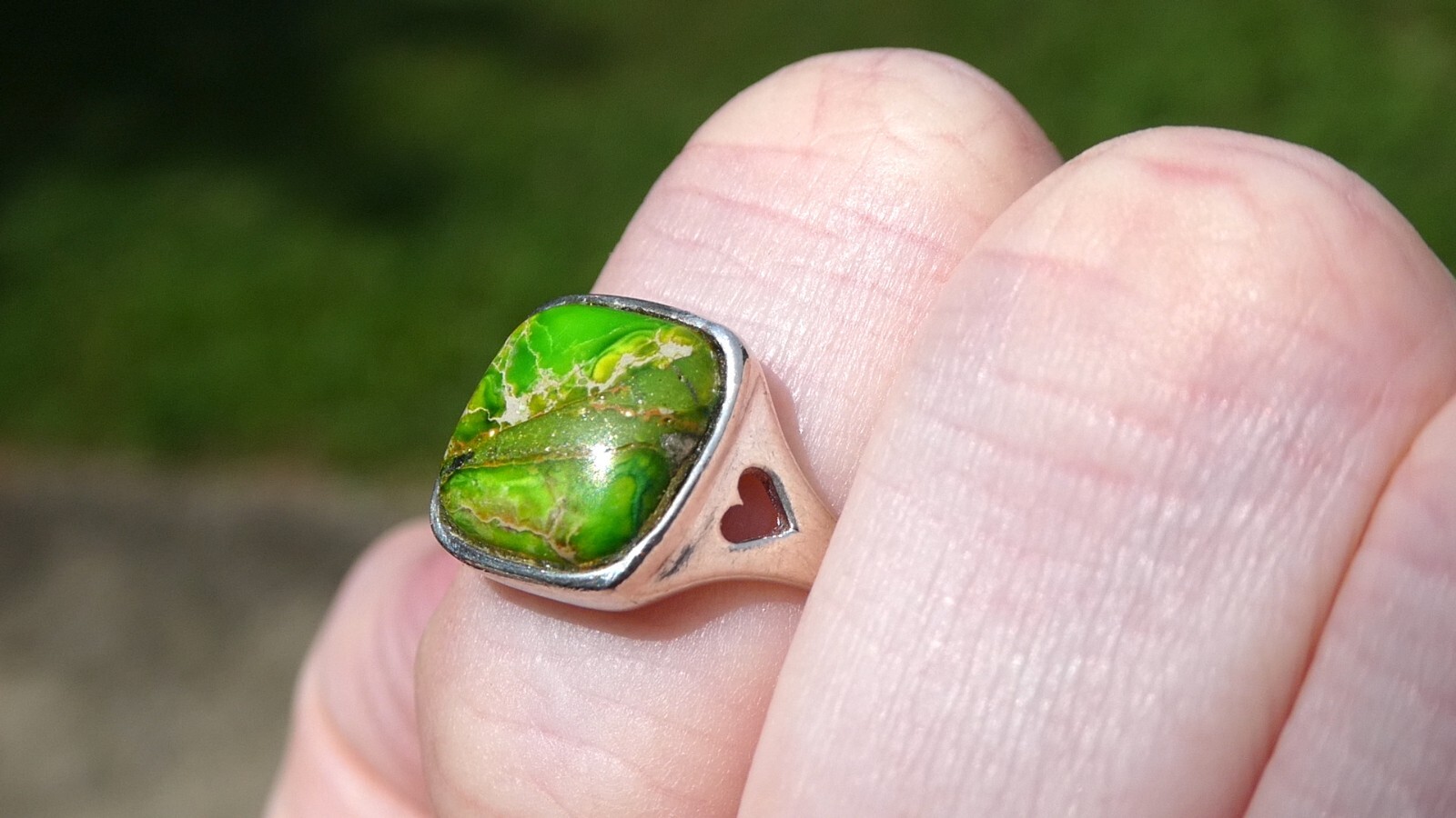Sterling Silver Green Turquoise Heart Bezel Ring 925 Size 7 Weighs 2.4 Grams