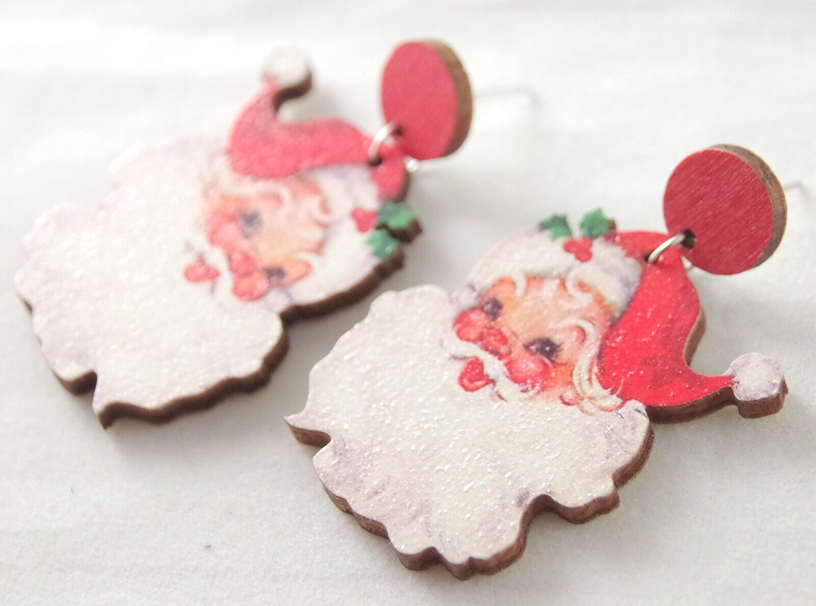 2″ NEW VINTAGE-LOOK RED SANTA CLAUS WOODEN CHRISTMAS DROP DANGLE EARRINGS