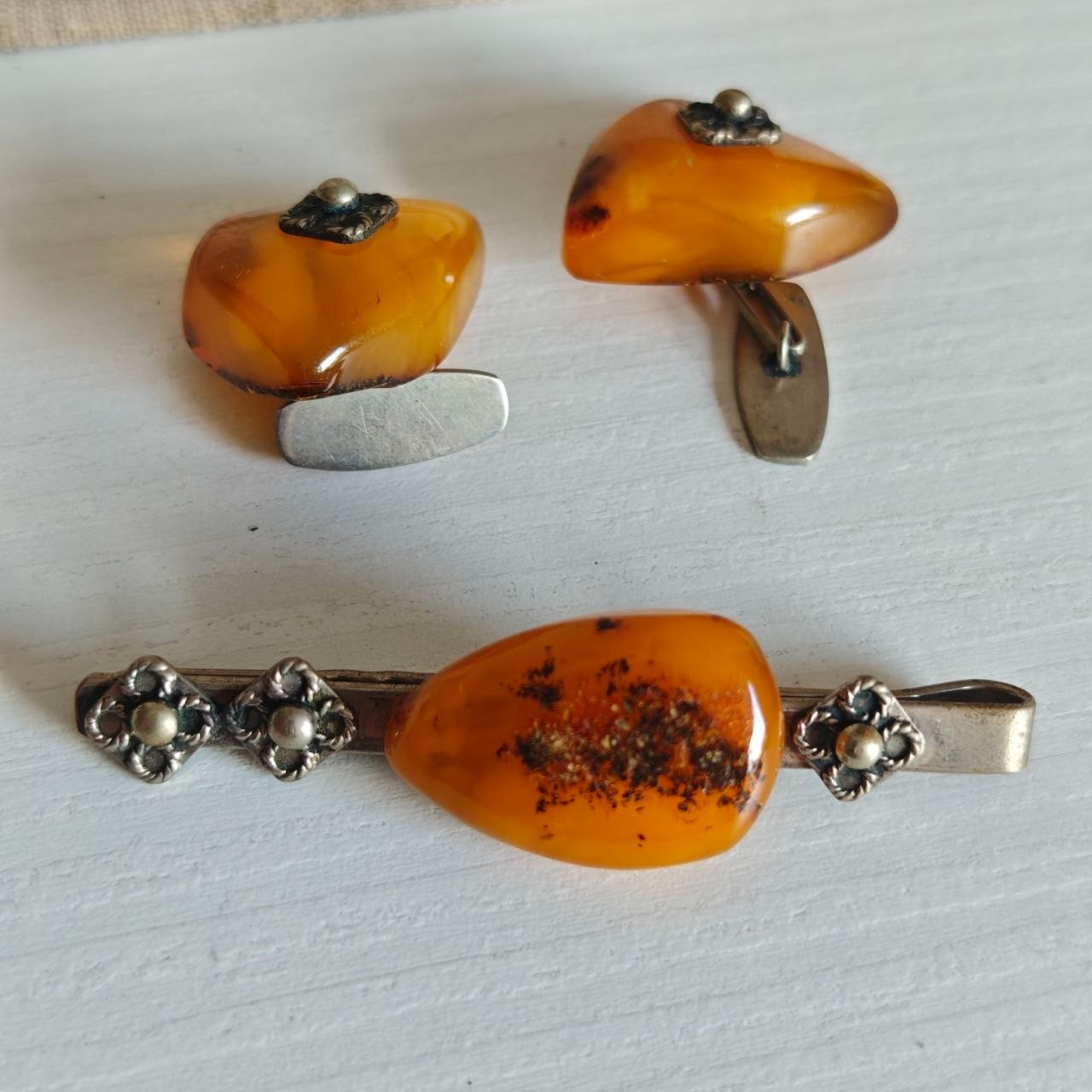 Vintage Soviet Baltic Amber Cufflinks & Tie Clip Set Daile Klaipeda USSR Lithuan