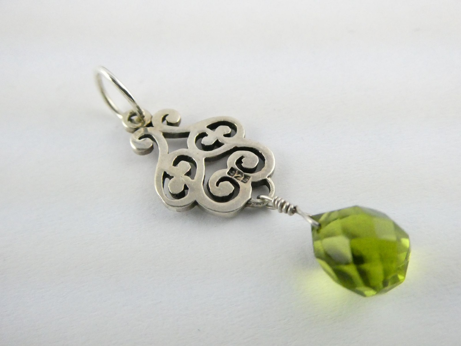 Sterling Silver Faceted Green Glass Briolette Bead Charm Pendant 2.8g 1.5 Inches