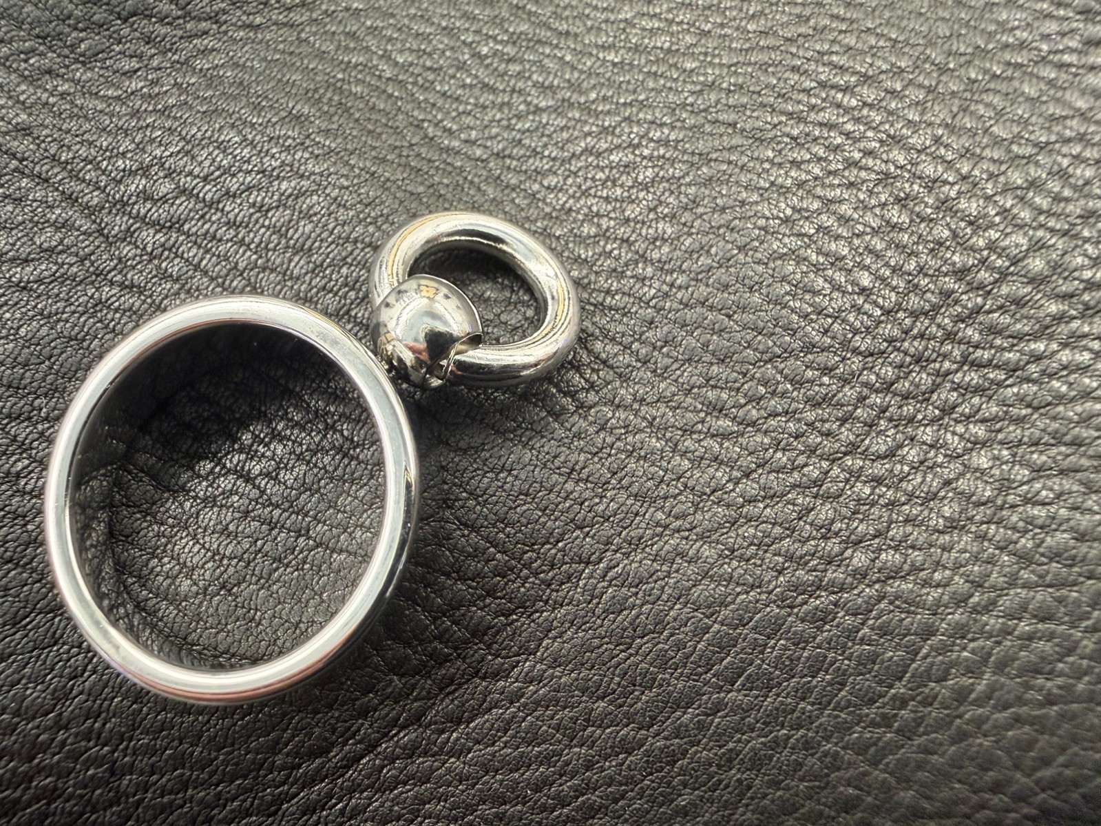 QUATTROFORT Industrial Cyber Gothic O Ring Swivel Shackle Ring Steel Band 7