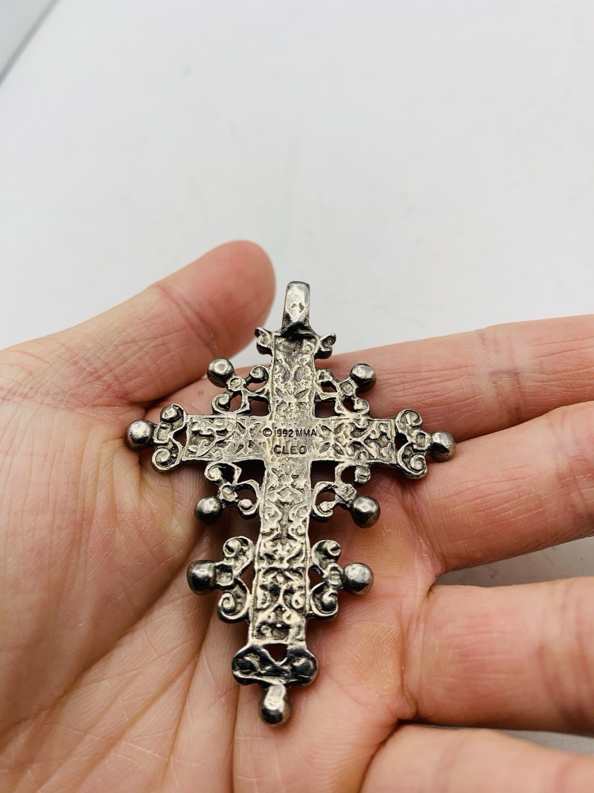 Vintage 1992 Metropolitan Museum of Art Silver Tone Byzantine Cross Cleo Pendant