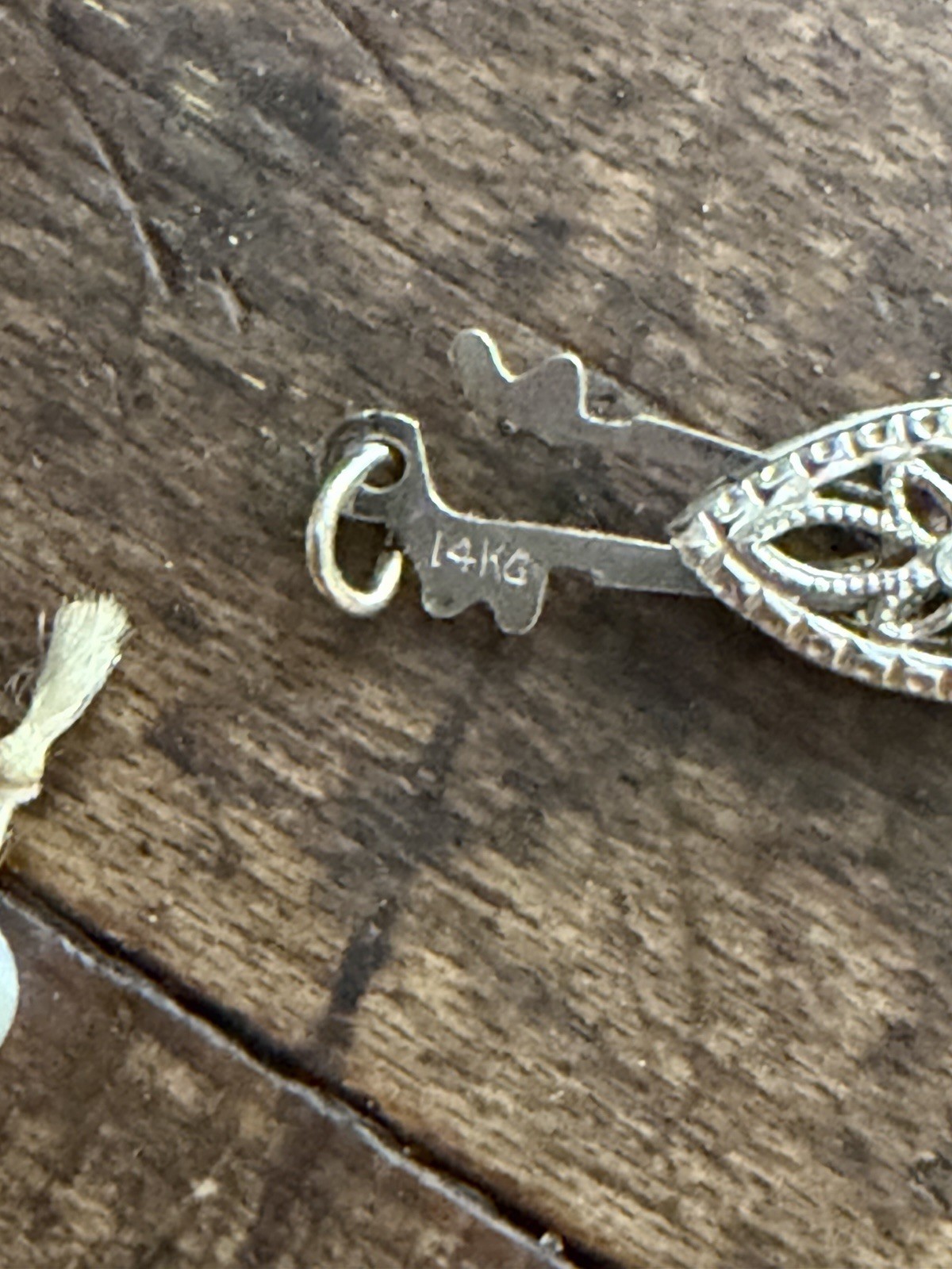 14k Gold Real Petal Necklace 16 Inch Needs Re-strung