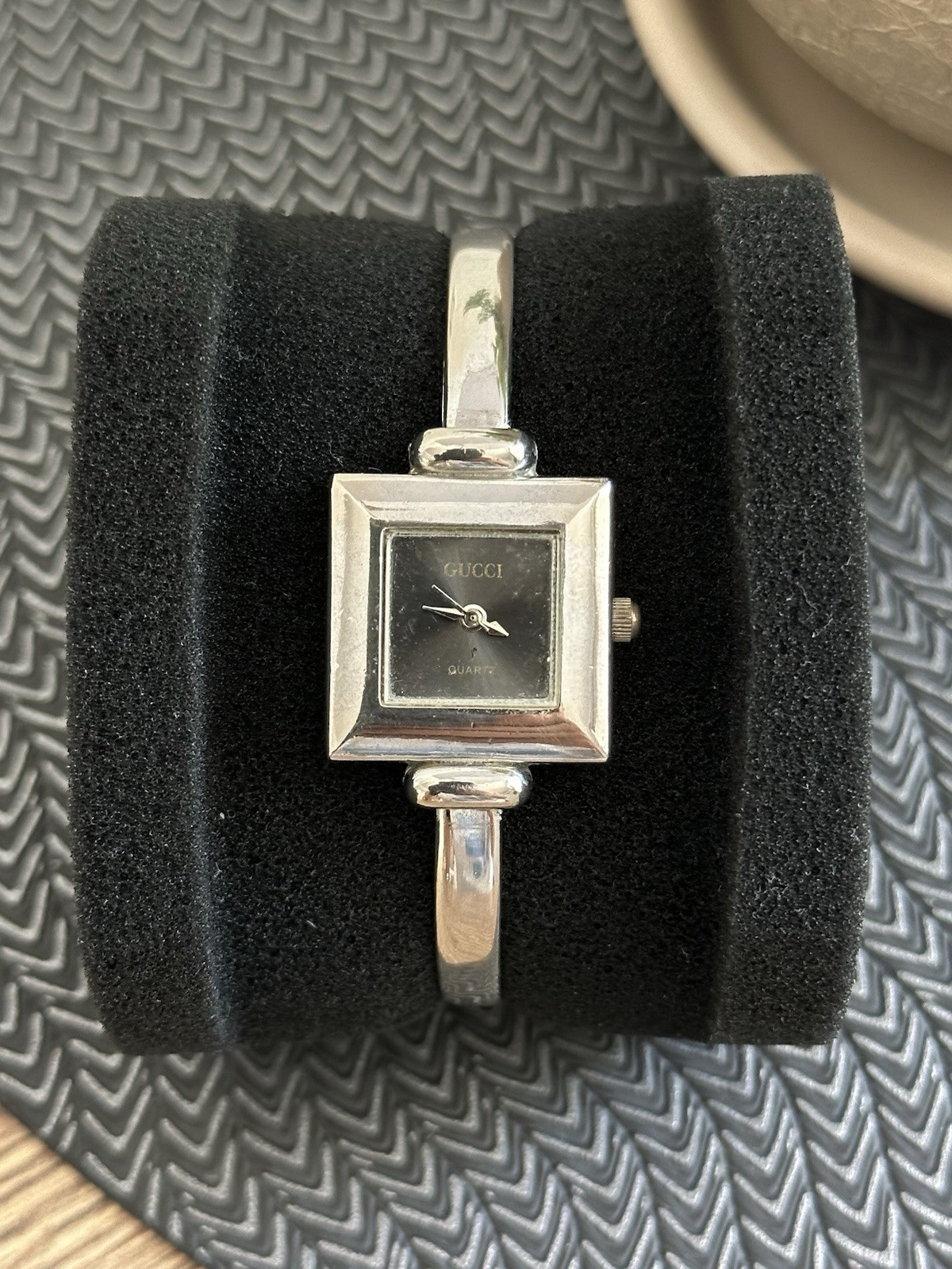 1996 Gucci Dial Square Woman’s Silver Quartz Wrist Watch Vintage Bracelet