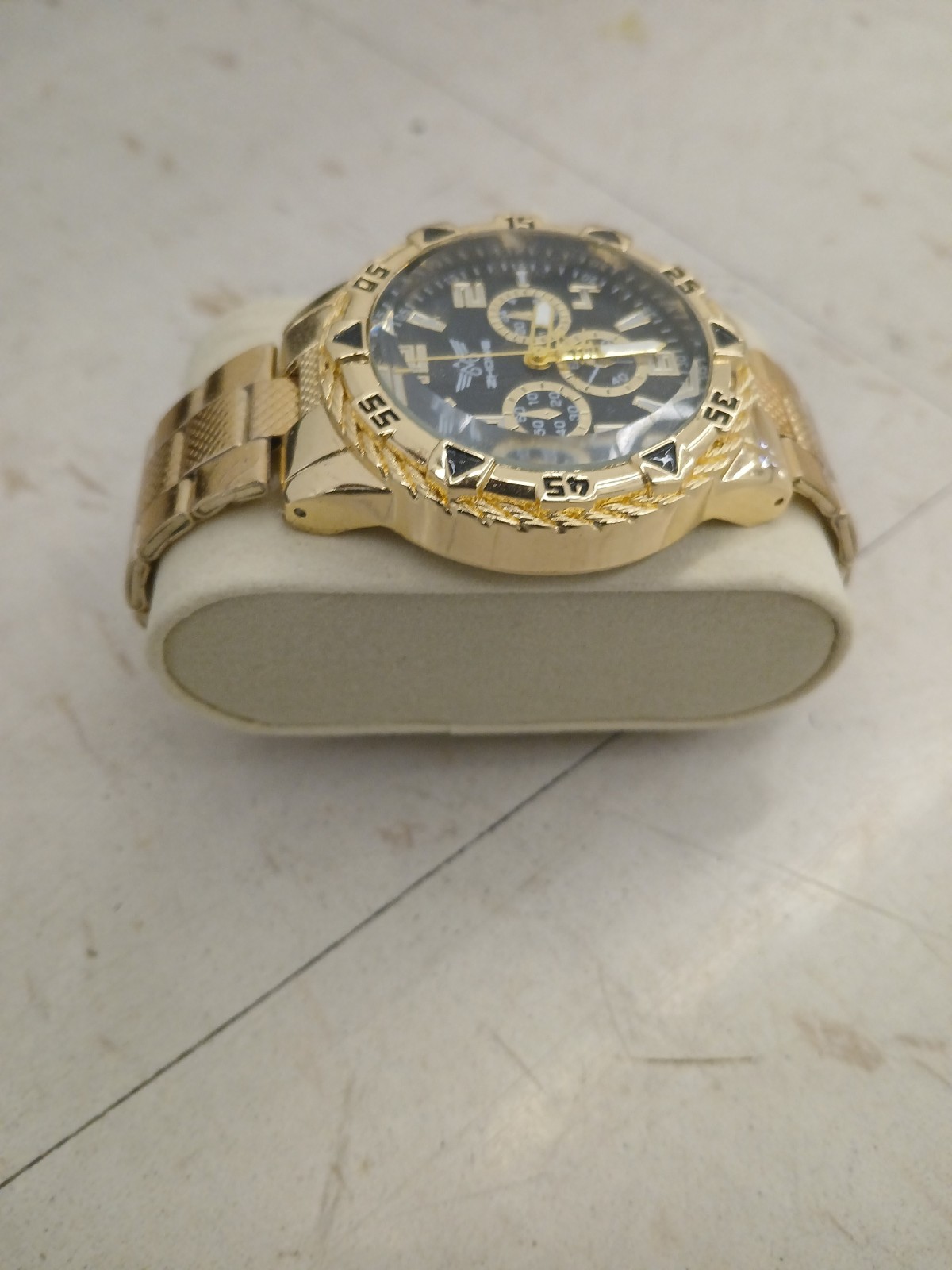 ZHOWE Men’s Quartz Analog Wristwatch Black Dial Gold Tone Metal Bracelet