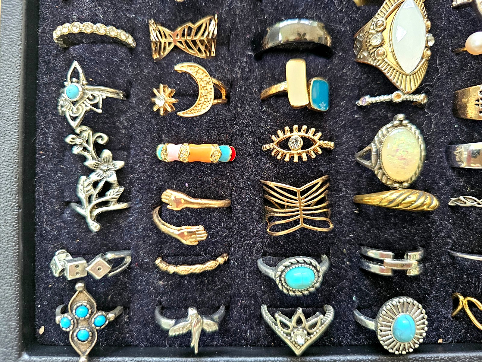 Lot of 127 RINGS Fashion Cocktail Vtg – Modern Statement Rhinestone Some Signed