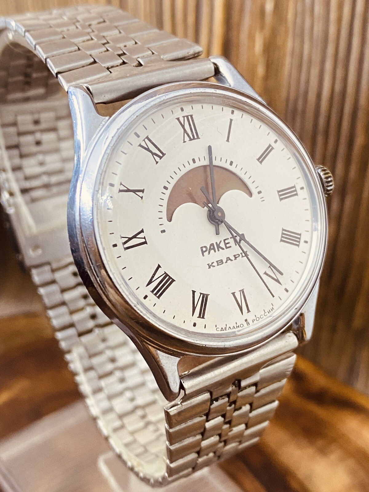 Watch Raketa 2359 Real Moon Phase Calendar watch vintage quartz mens #6458