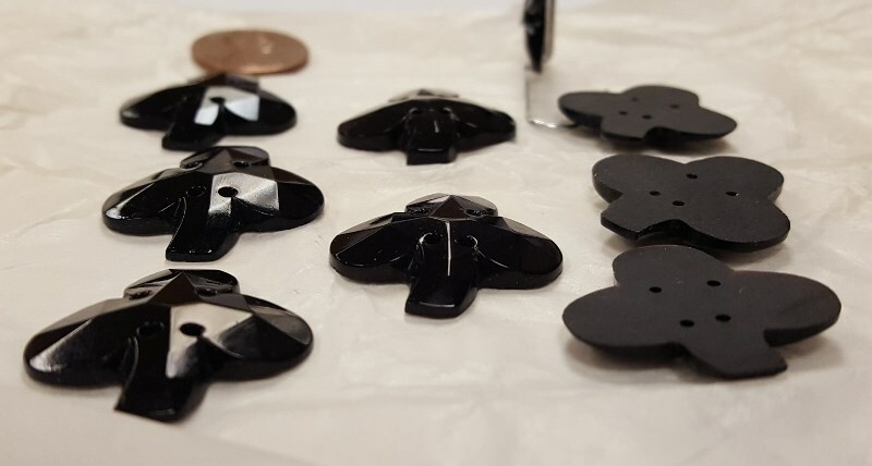 6 VINTAGE GLASS JET BLACK CLOVER SHAMROCK CABOCHON 4 HOLE SEW BUTTON BEADS 4544