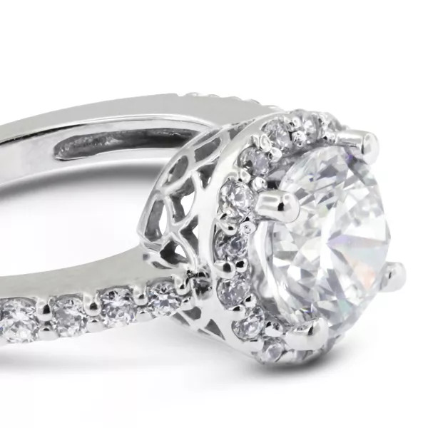 Side Stone Engagement Ring Halo 18K Gold 2.80 CT Round Lab-Grown Diamond E SI2