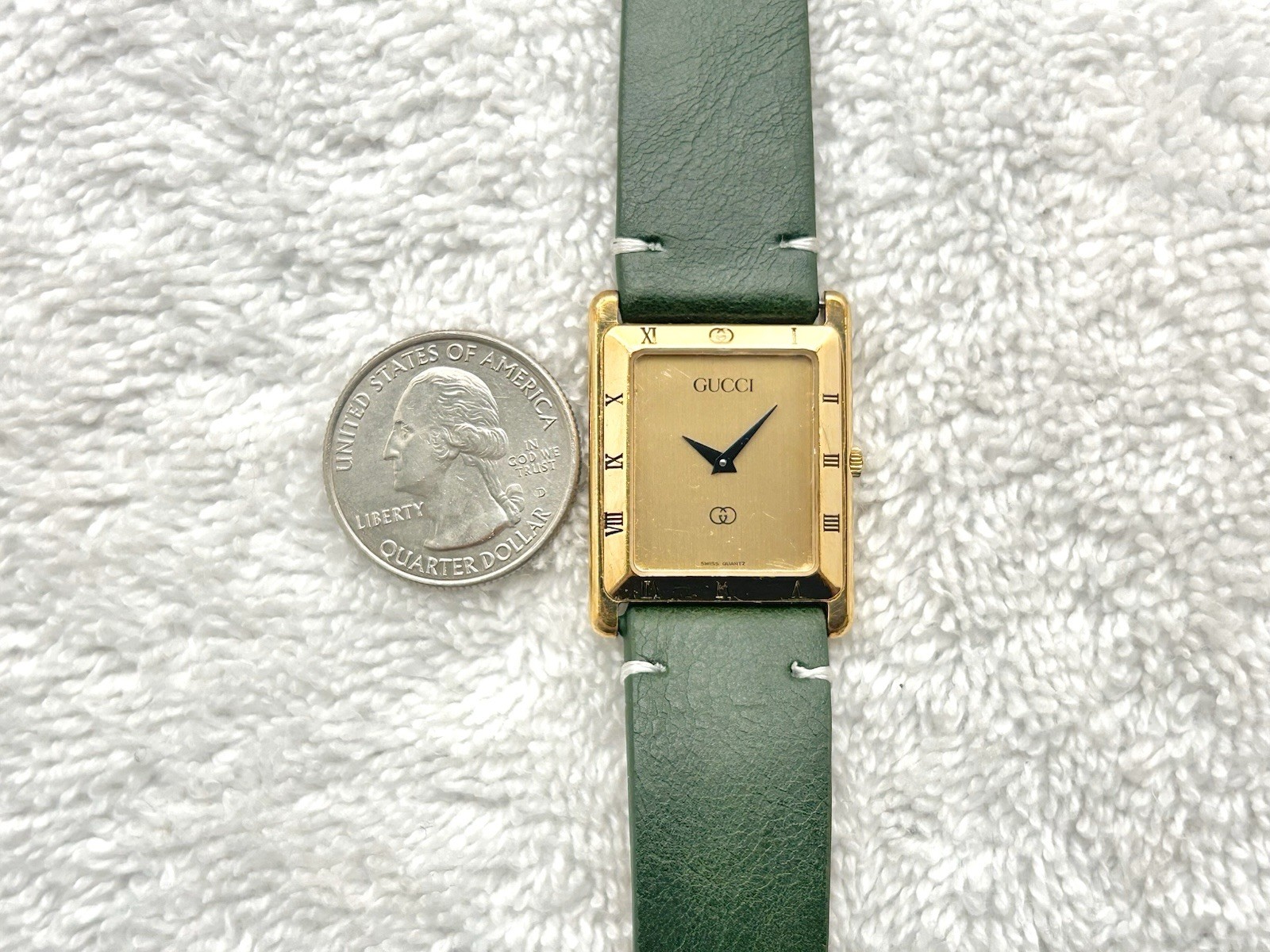 Vintage Gucci 4200L Gold Plated Quartz Batter-Powered Swiss Made Watch