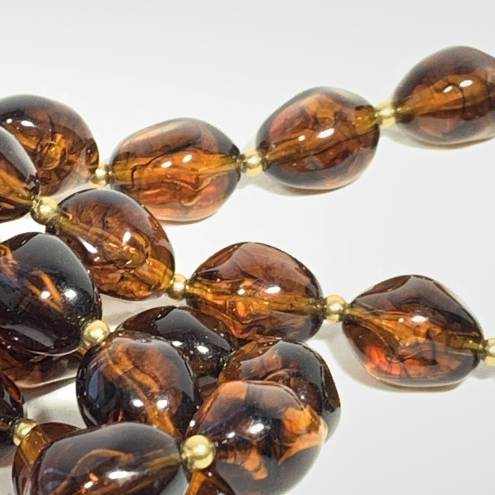 VTG Crown Trifari Lucite Amber Swirl Bead Necklace Oval Nuggets Gold Tone 36″