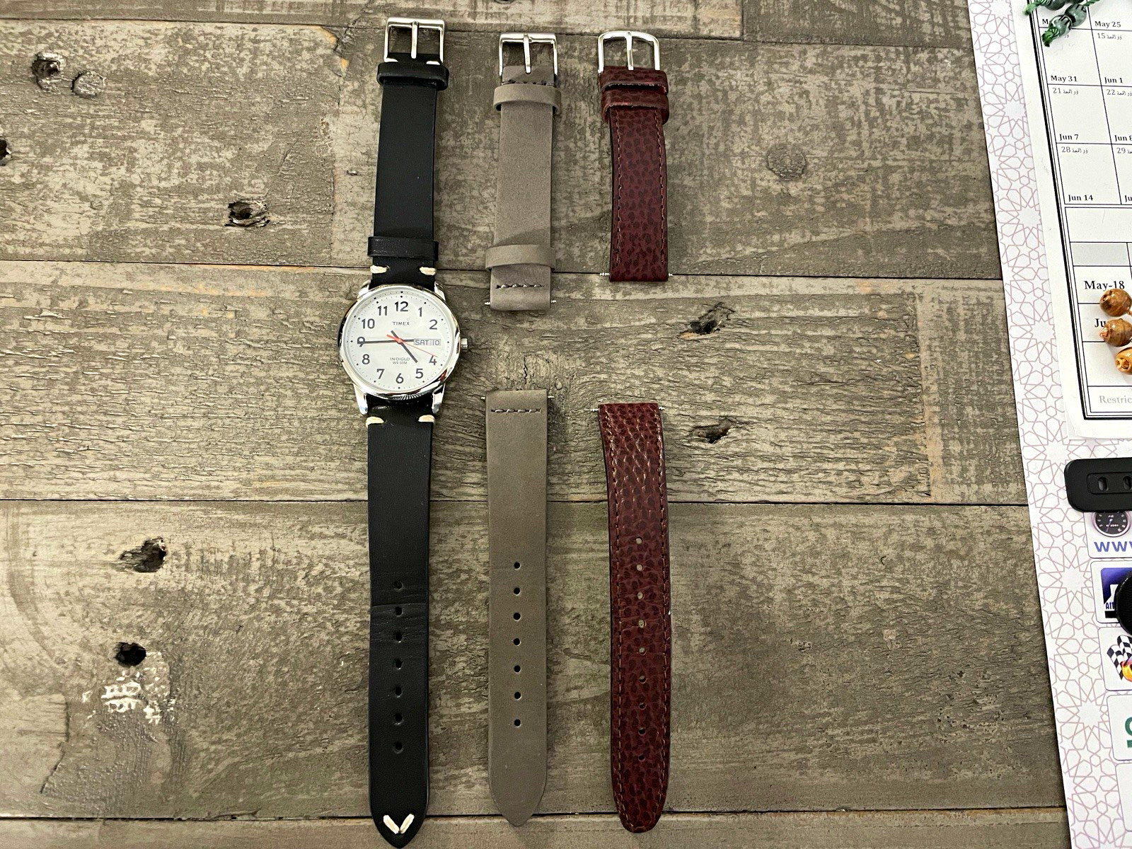 Timex Indiglo Quartz Day-Date Analog Watch White Dial Black Leather 30m