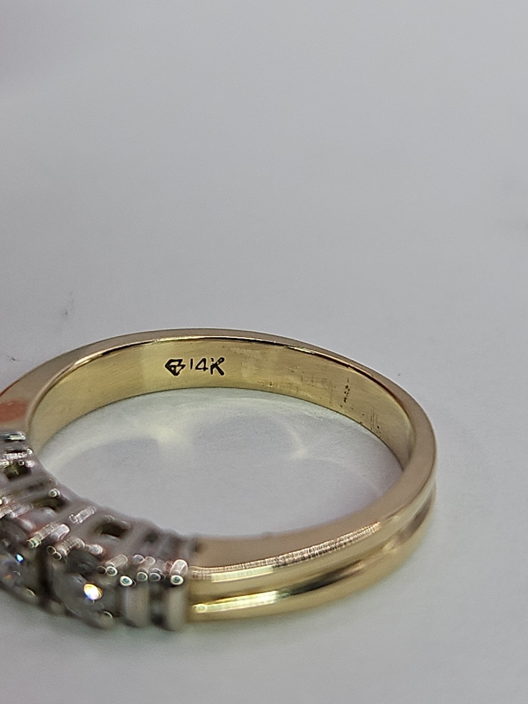 14k Yellow Gold 0.27TCW Diamond 3 Stone Ring Past Present Future Size 5.5 3.08g