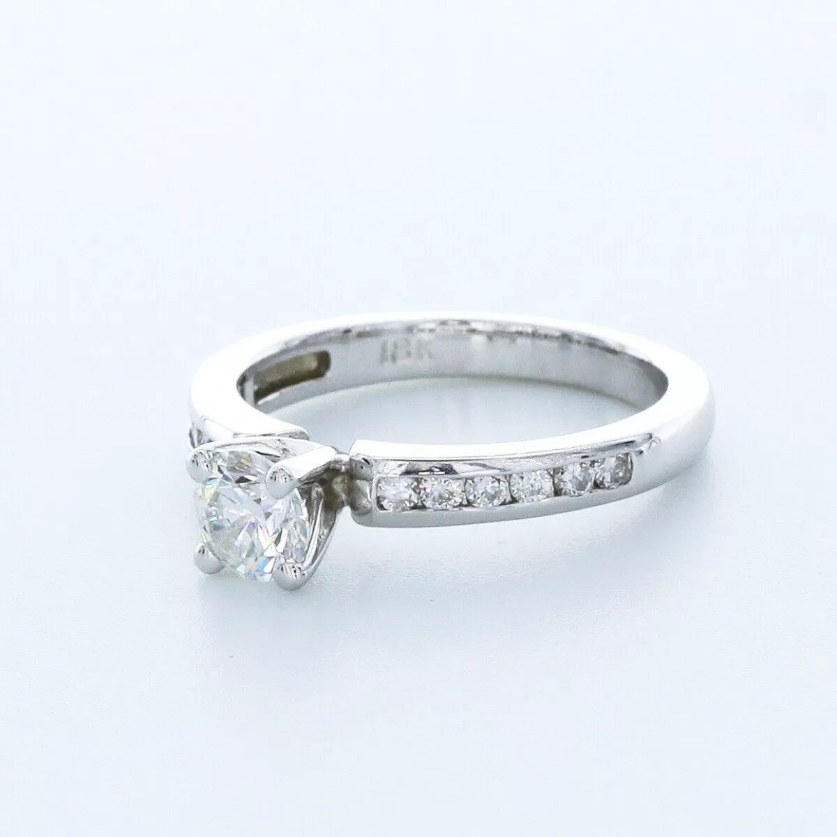 Engagement Ring 18K White Gold Classic 1.22 Carat Round Lab-Grown Diamond H VS1