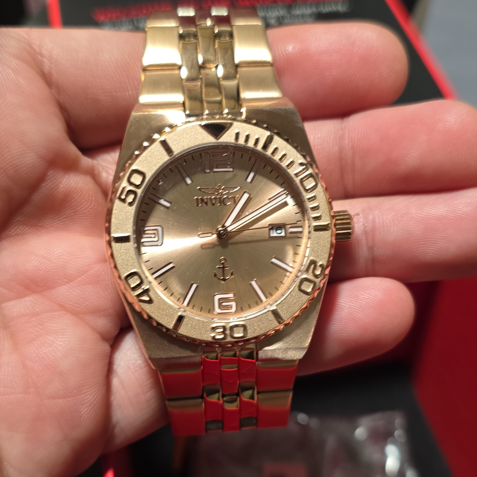 Invicta Pro Diver Quartz Analog Gold SS Bracelet Date 100m 38mm w/ Box