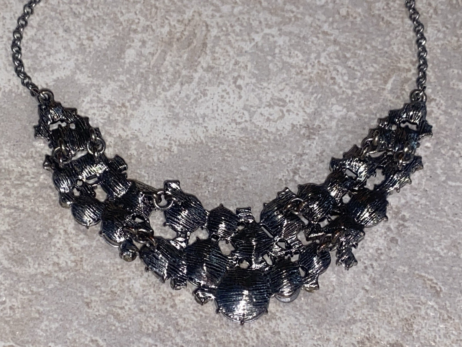 Exquisite Premier Designs Sparkling Silver Tone Statement Necklace Pink & Plum