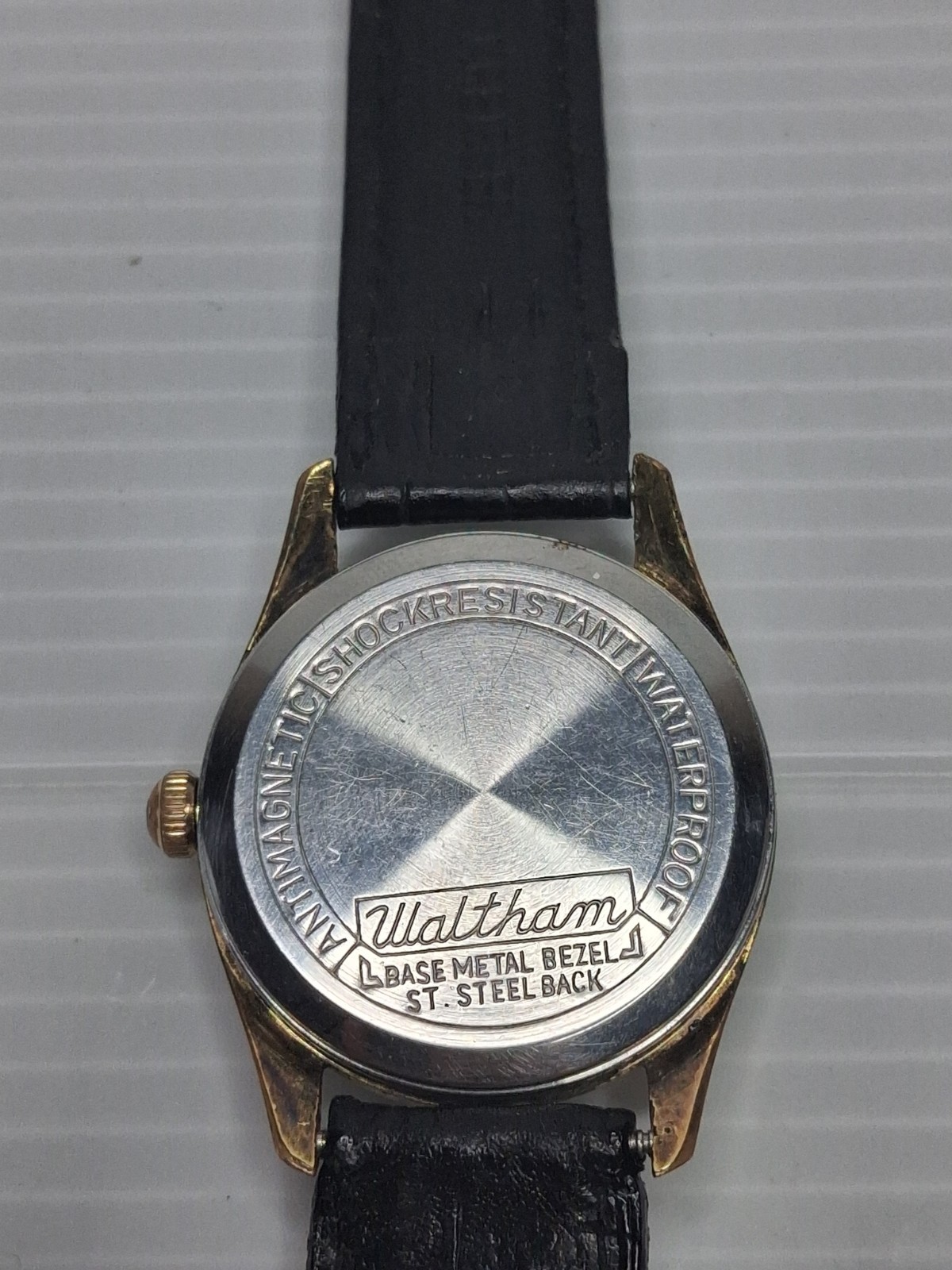 Vintage 1960s Waltham 17 Jewels Shockresistant Manual Wind Watch