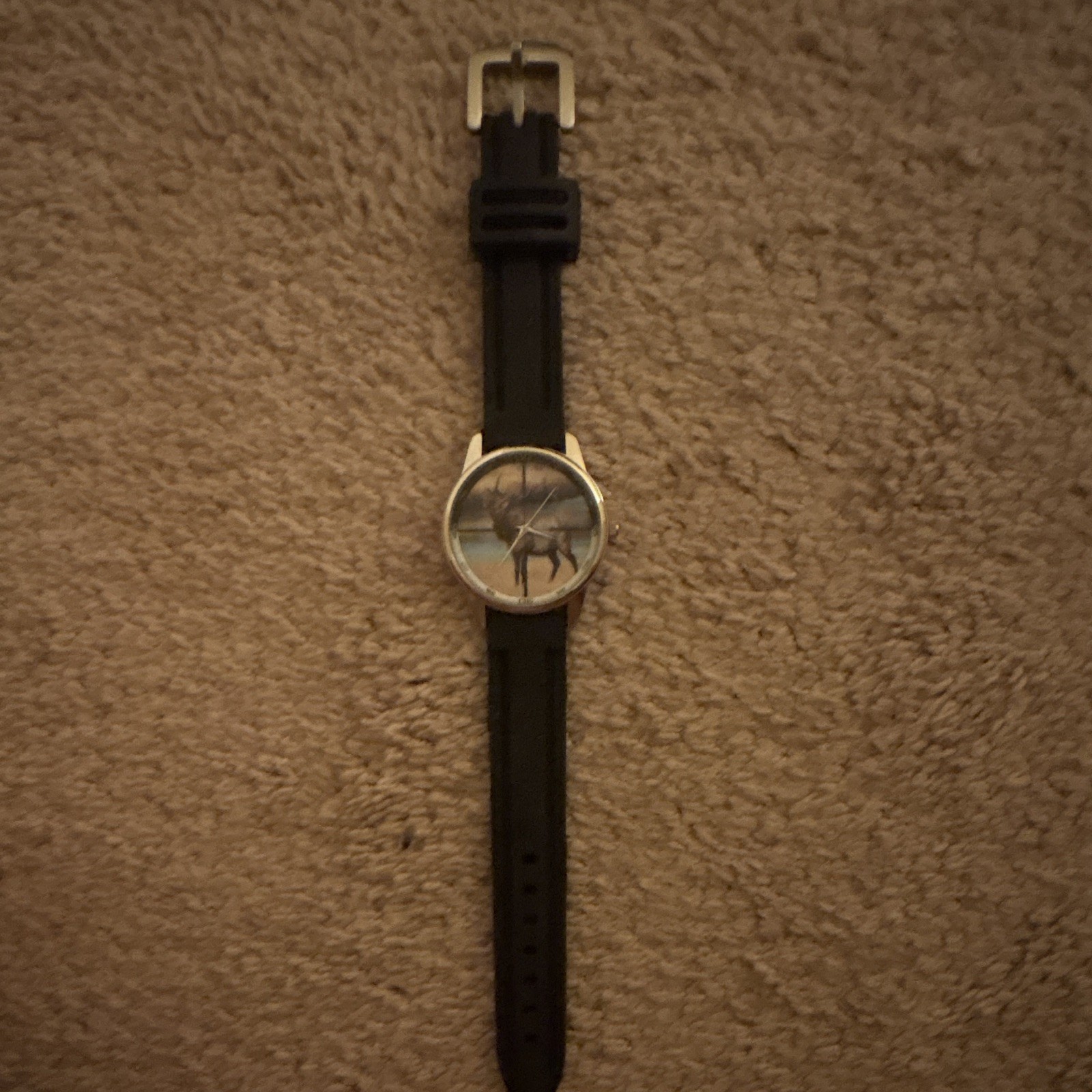 Quartz Analog Elk/Deer Dial Wristwatch 40mm Black SS Case Rubber Strap