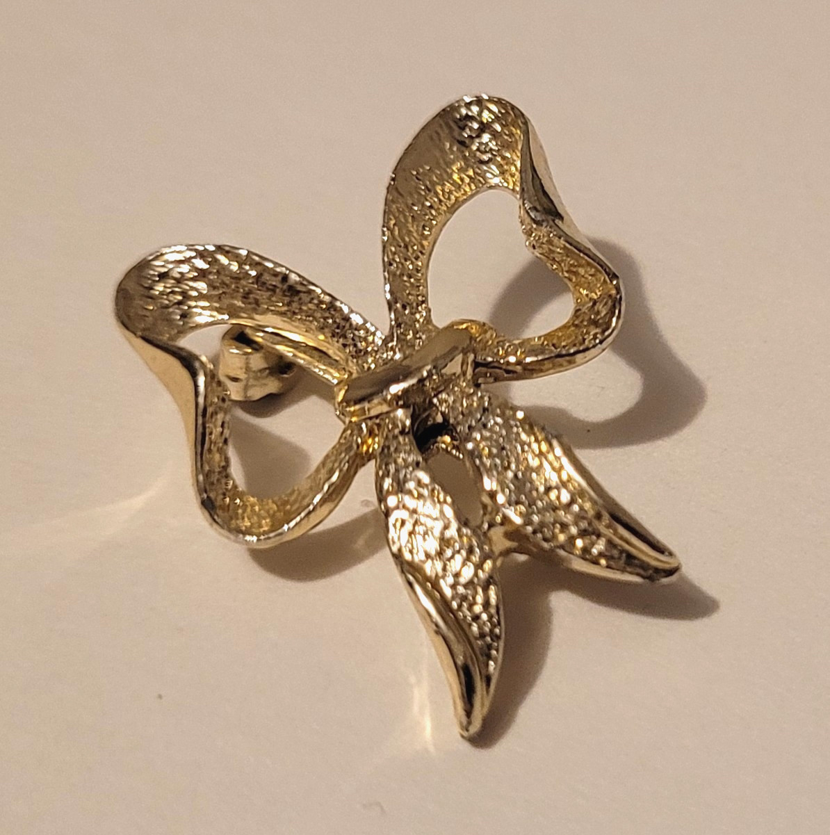 Vintage Gerry’s Textured Gold Tone Bow Brooch