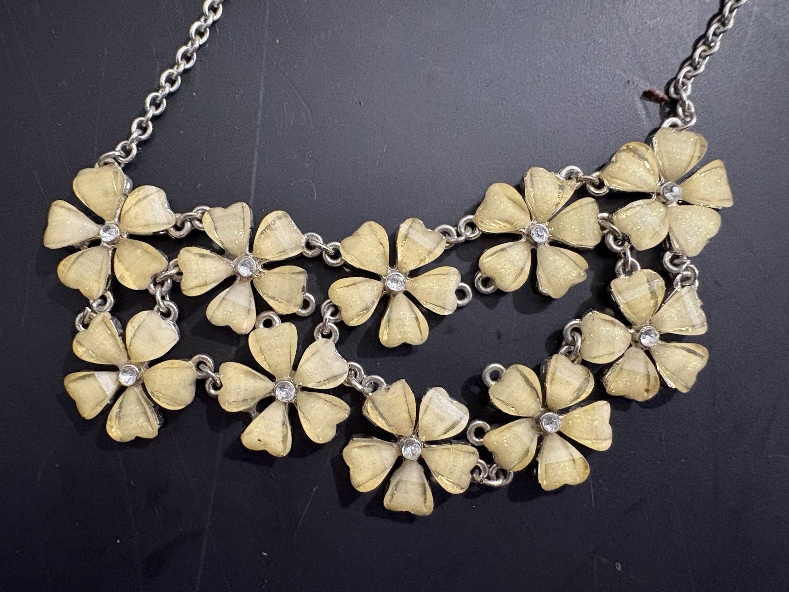 Silver Tone Clear Crystal Rhinestone Flower Pendant Necklace Cable Chain Lobster