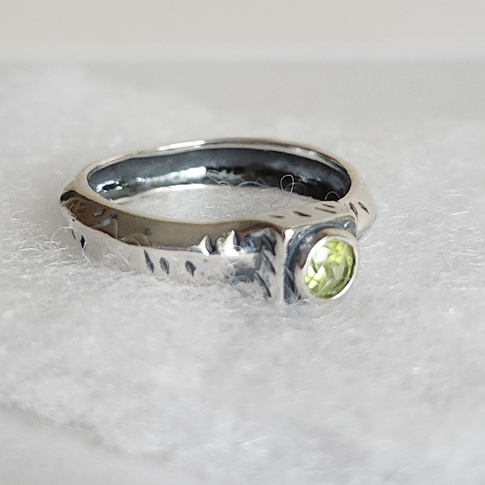 Silpada Sterling Silver Peridot Ring – Size 8.5 – Logo & 925 Stamp