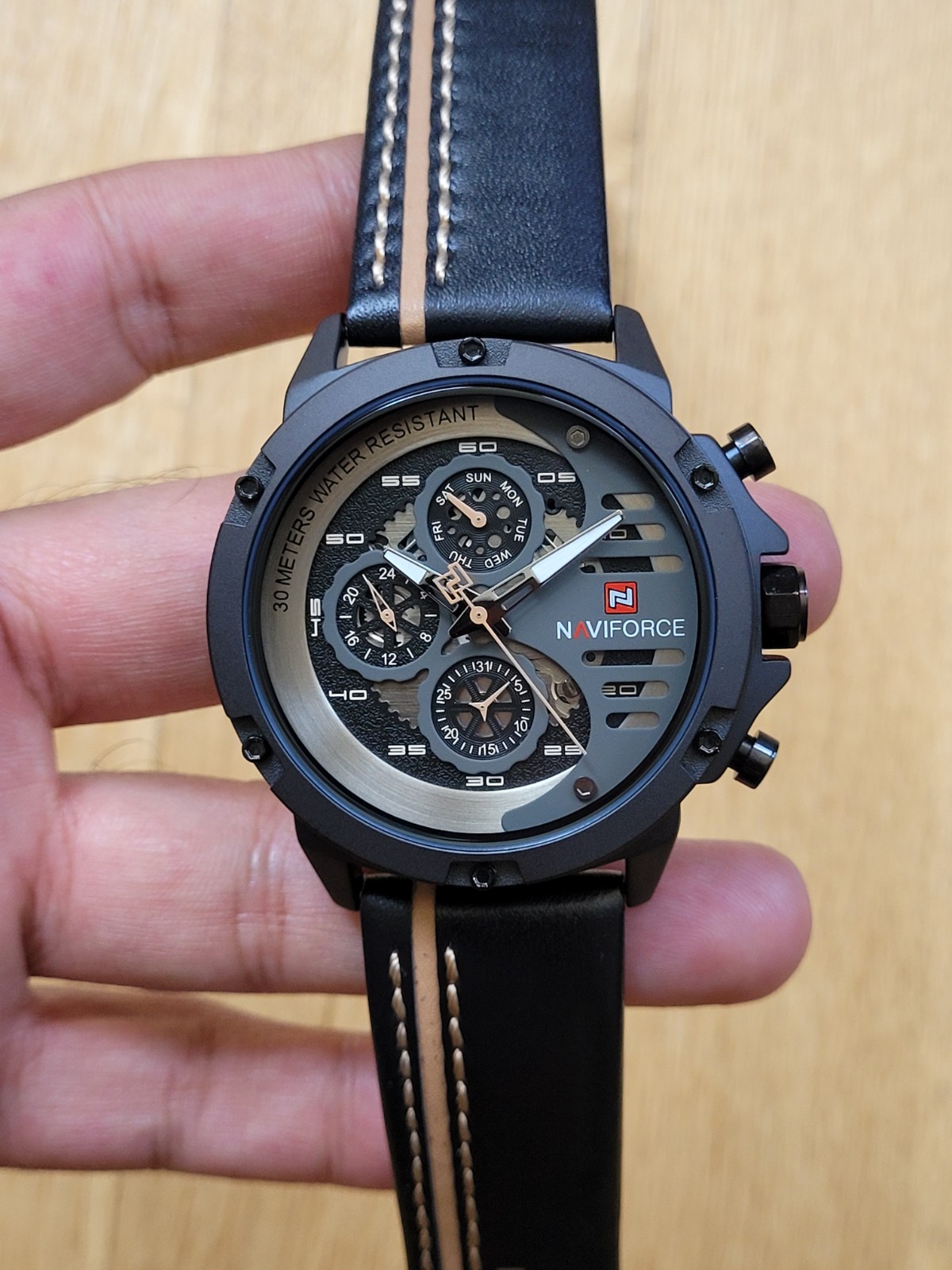 Naviforce Stylish Chronograph Watch in Leather for Men