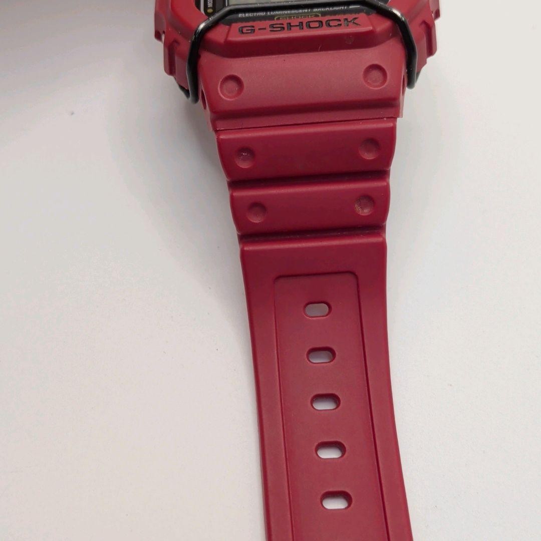 [Working] CASIO G-SHOCK DW-5600P with protector, Red
