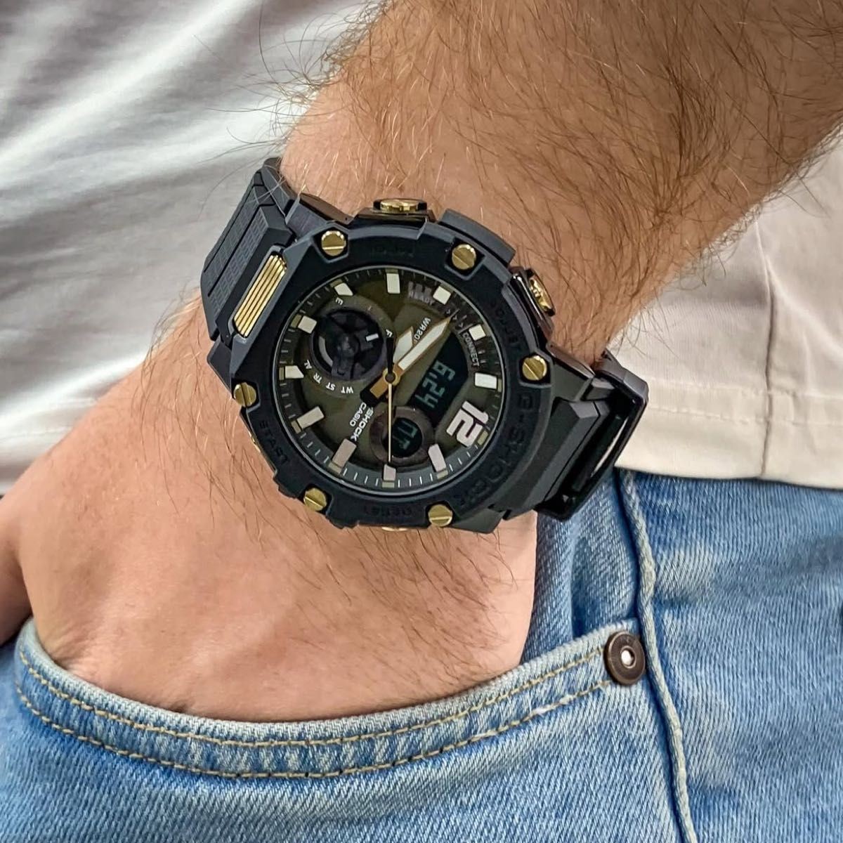 Rare CASIO G SHOCK GST B300 Bluetooth Men’s Watch with Box