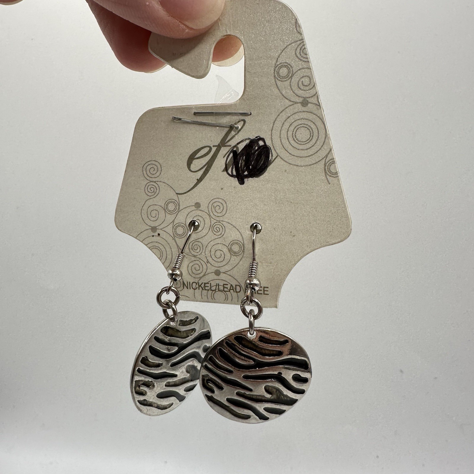 VTG New Silver Tone Dangle Earrings Round Tiger Zebra Emboss Nickel/Lead Free
