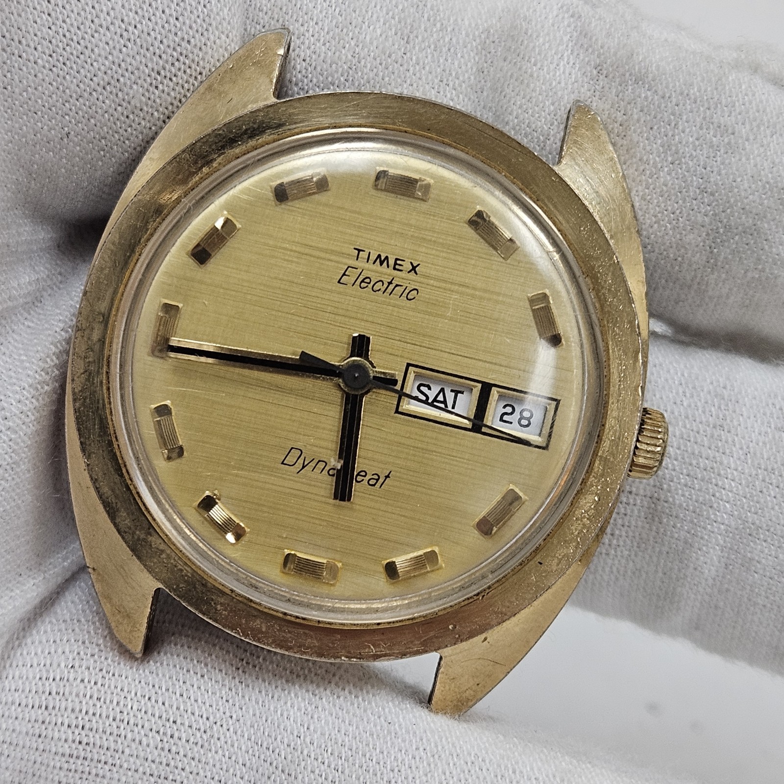 VINTAGE TIMEX ELECTRIC DYNABEAT DAY/DATE WRIST RETRO GOLD TONE PARTS/REPAIR