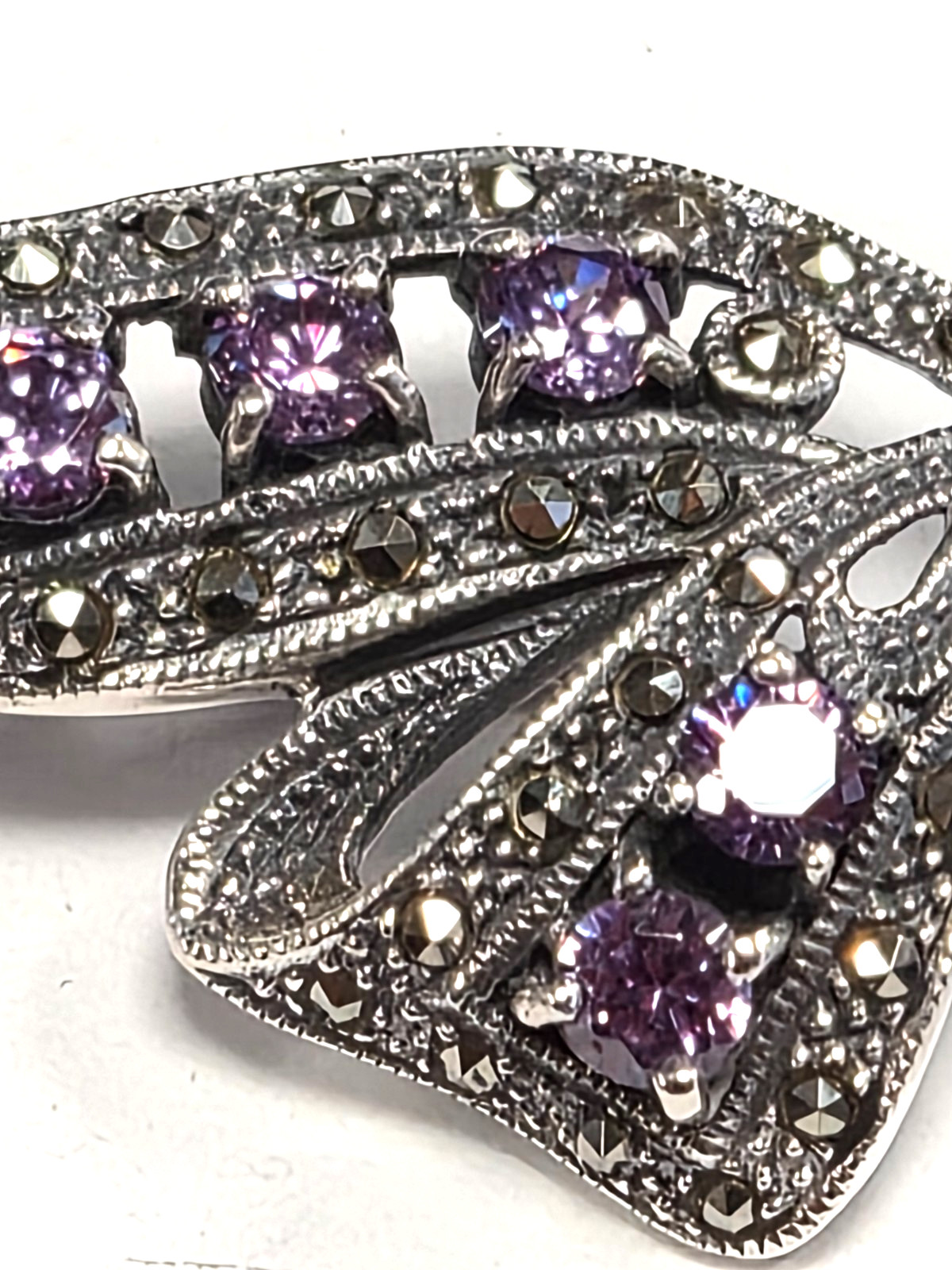 Vintage 925 Sterling Silver Amethyst & Marcasite Art Deco Style Leaf Brooch Pin