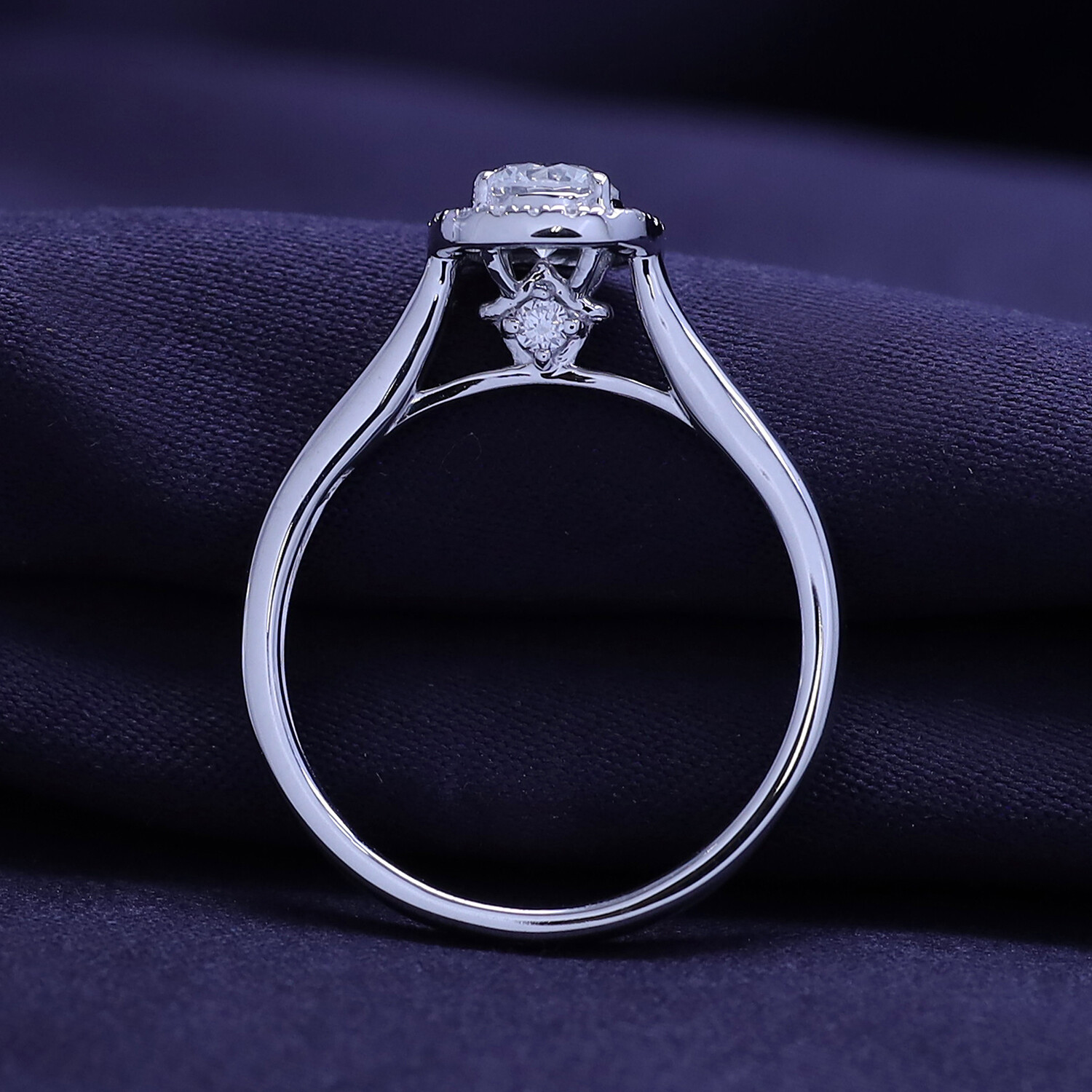 5/8 Ctw Round Lab Grown Diamond Halo Engagement Ring Sterling Silver (0.65 ctw)