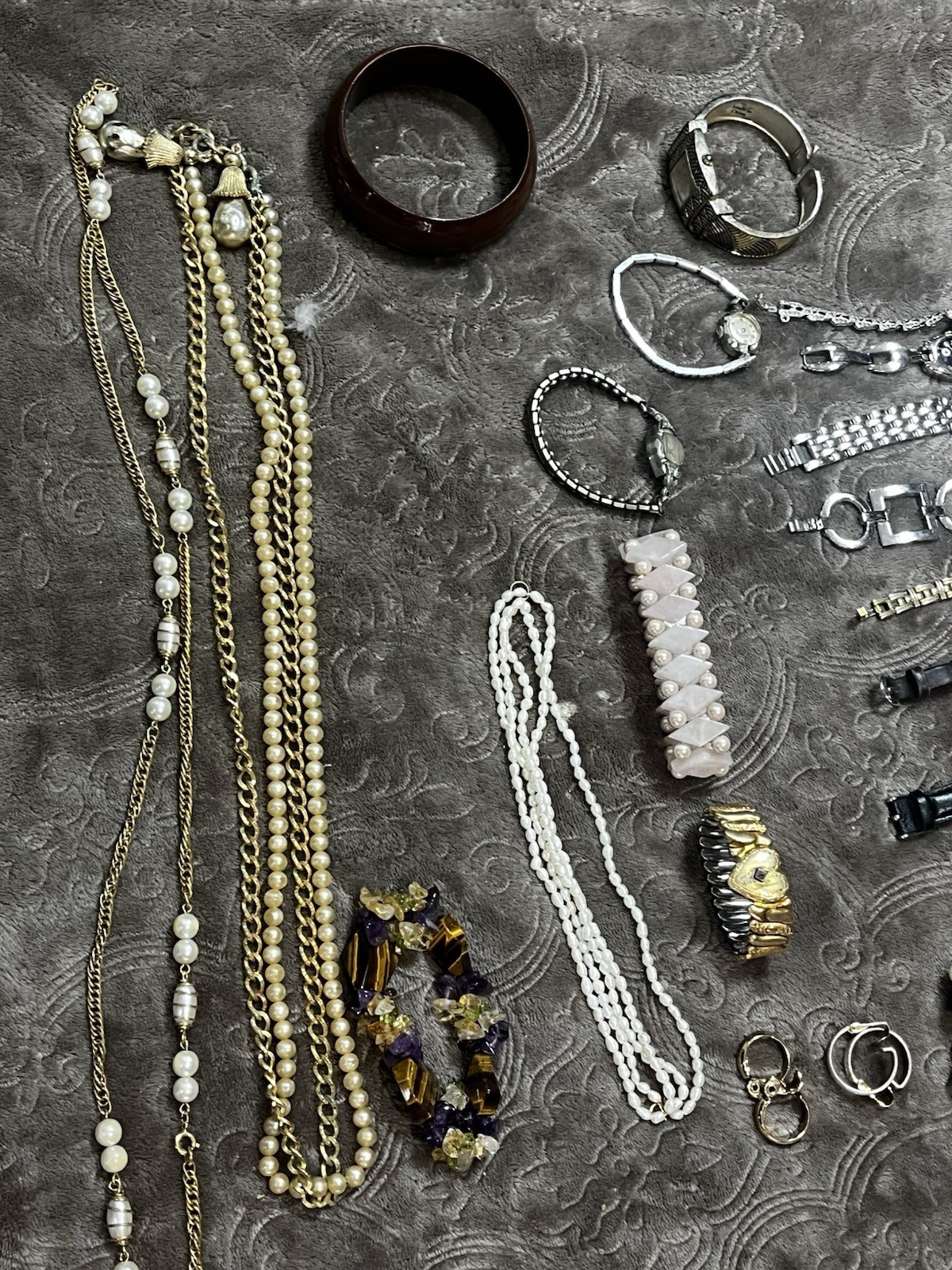 109 Set/piece Mixed Lot Of Costume Earrings, Rings,Watches , Etc
