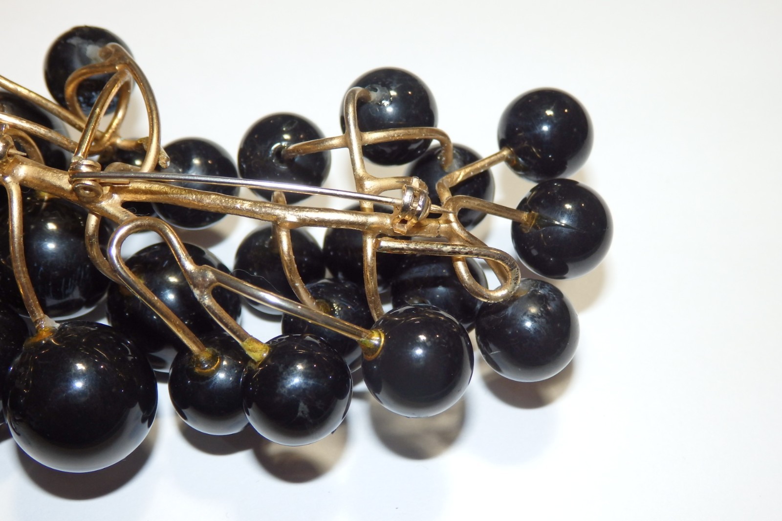 BIG Gianfranco Ferre Couture Gold Gilt & Black Acrylic Current/GrapeVine Brooch