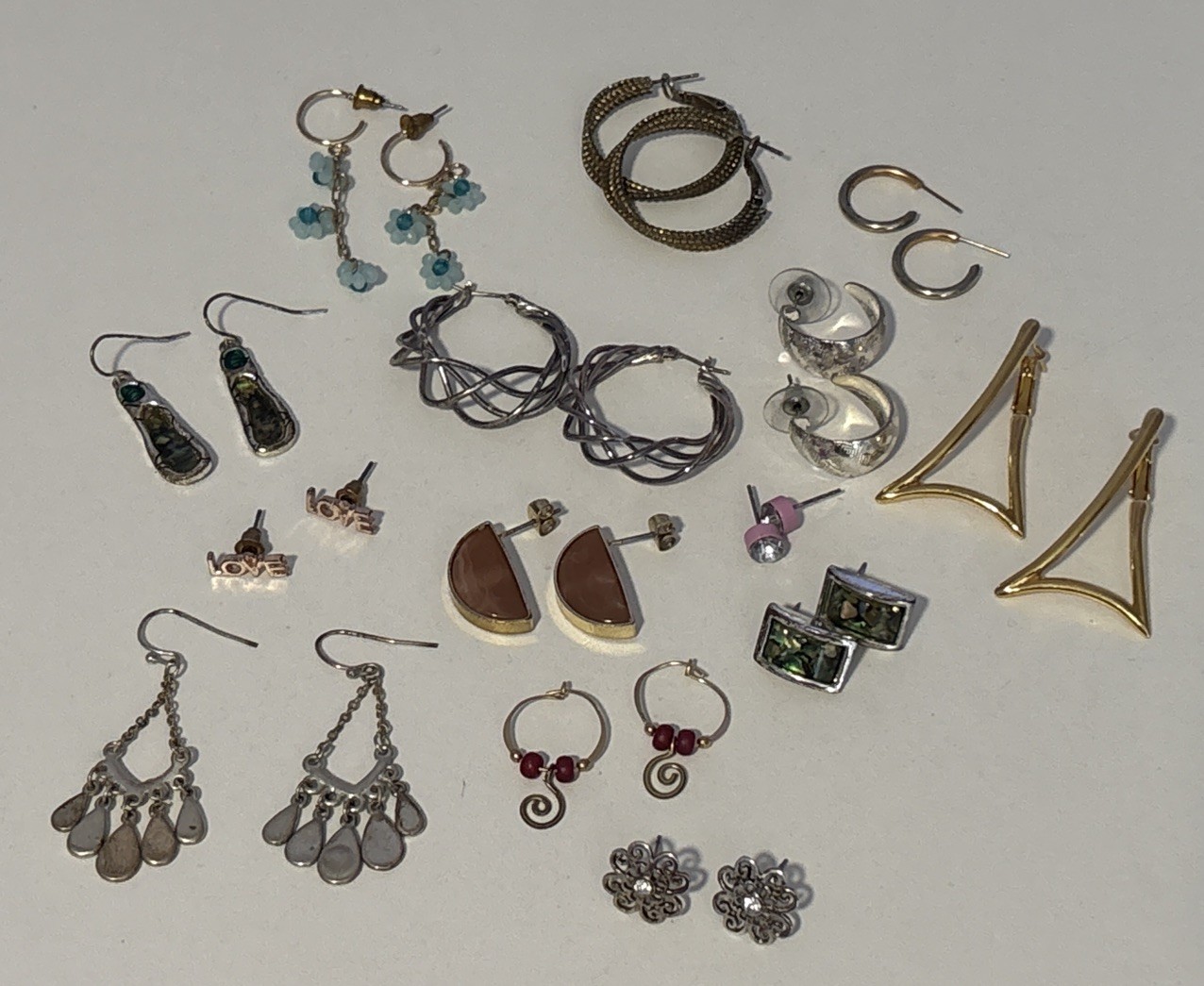 Lot of 14 pairs Pierced Earrings Silver & Gold Tone Hoops Stone Dangles Variety