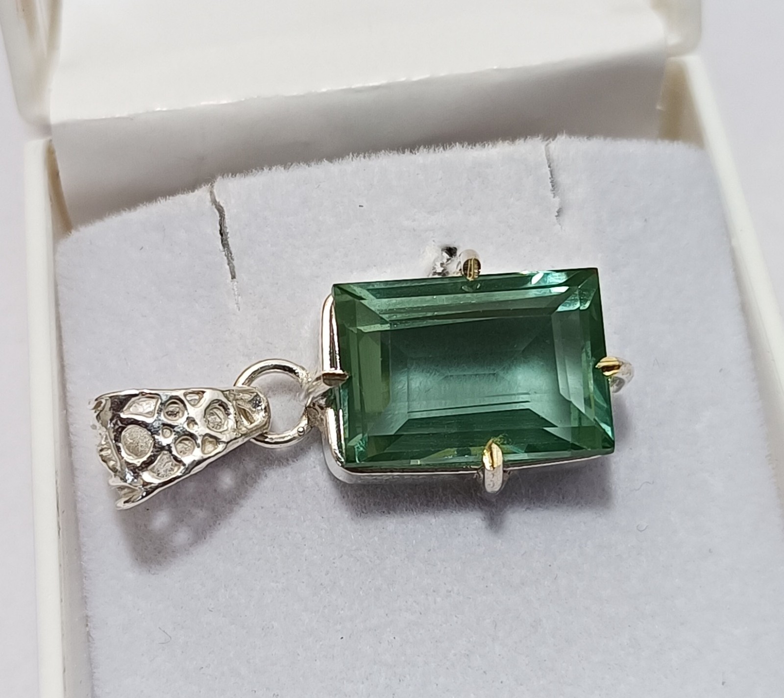 Certified 28.5 Ct Natural Tourmaline Green 925 Silver Pendant Loose Gemstone