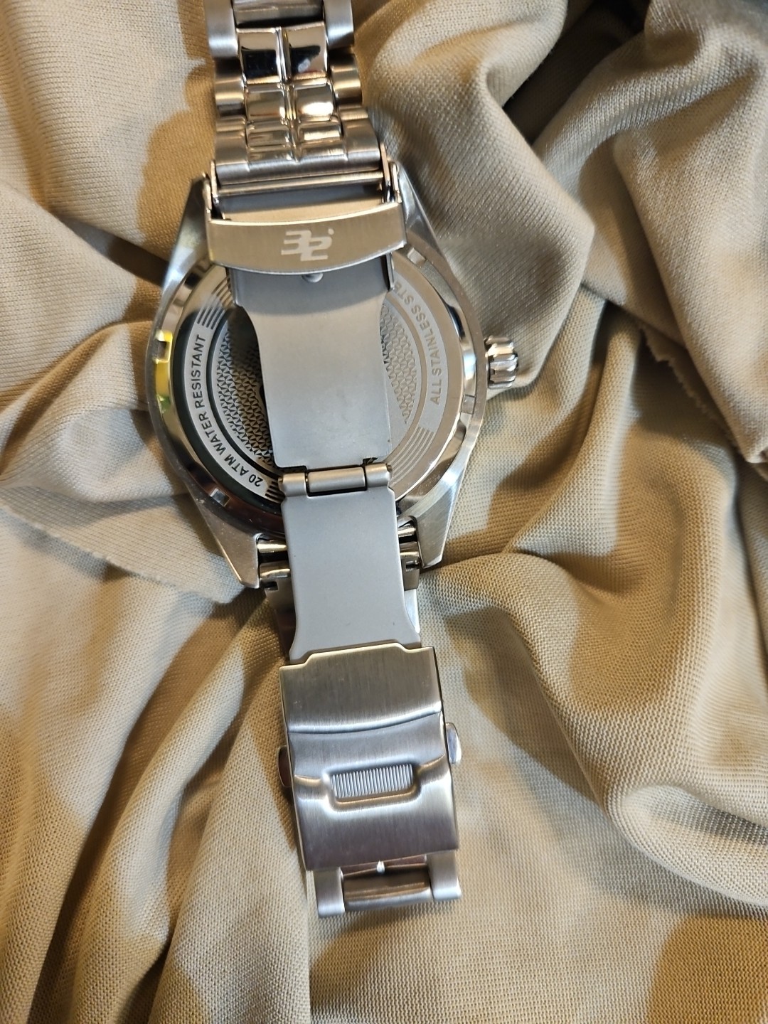 32 Degrees Blacktip Men’s Quartz Divers Watch 20atm/200m 46mm Case, 16065