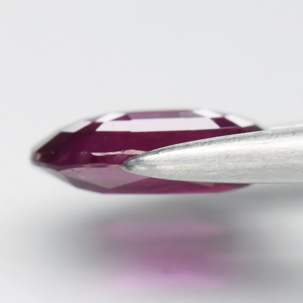 💎 0.78ct 7x5mm Oval Purplish Red Ruby – Unheated Madagascar Gemstone