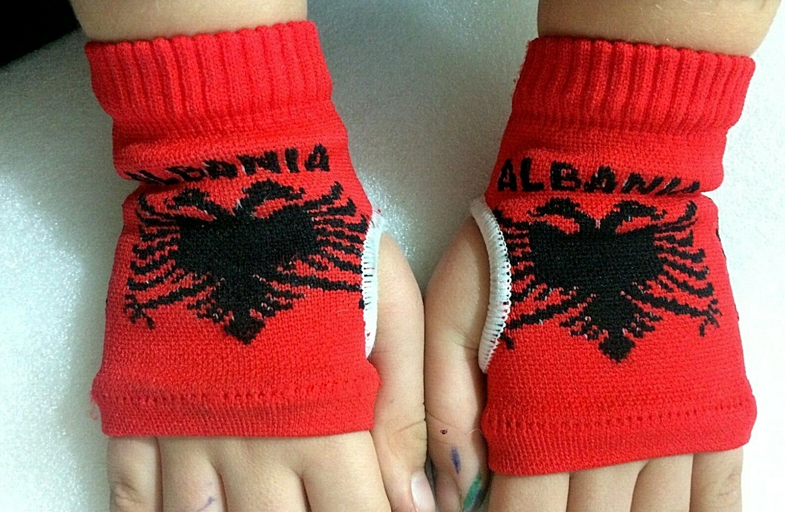 NEW ALBANIAN FLAG WRIST BAND-ELASTIC FLAG SPORT UNISEX BRACELET-ALBANIA SOUVENIR