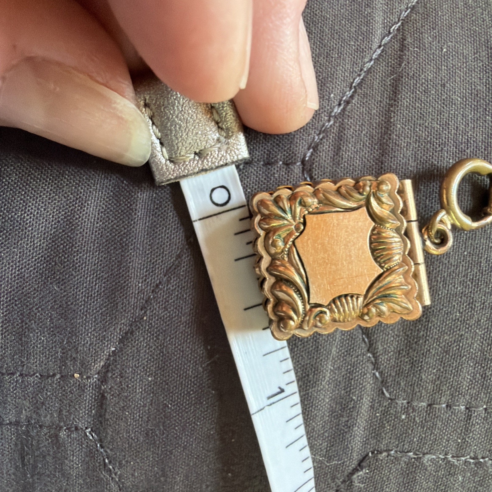 Victorian 6.7g Rose Gold Fill Locket Etch Flower Motif Pendant Charm Engravable