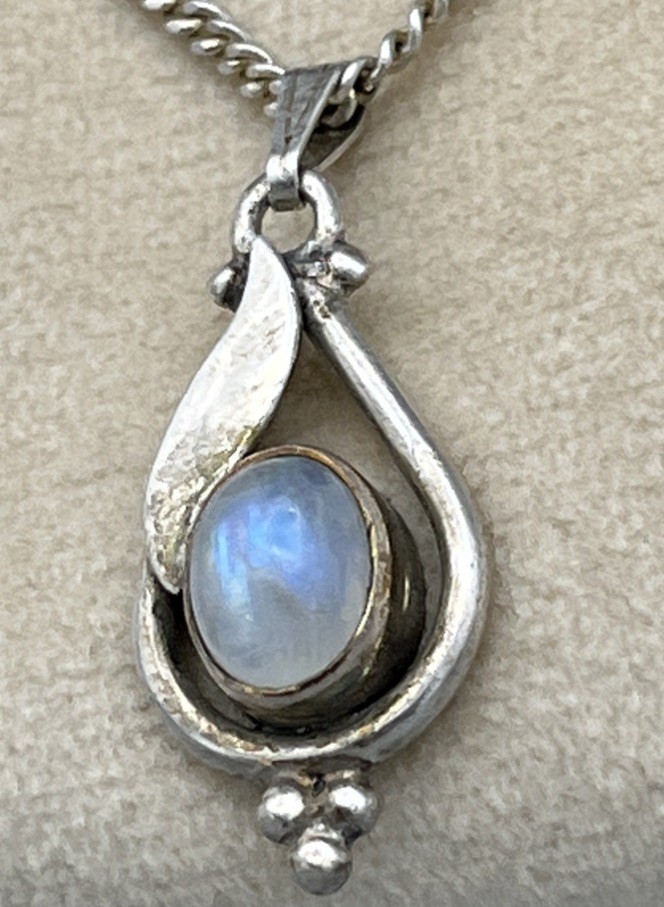 Vintage Sterling Silver Moonstone Pendant Necklace Chain Marked 925 51cm long