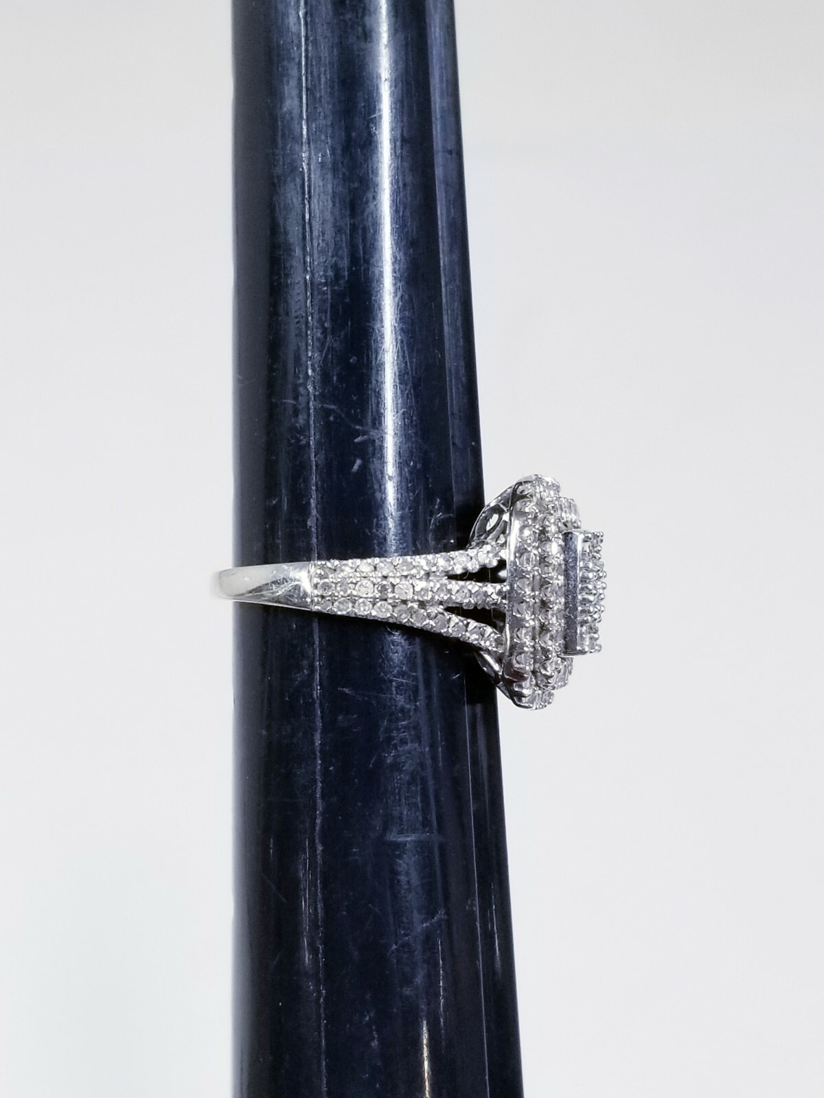 10kt White Multi Diamond Ring Stamped CJ Sz 7.5 – 4.6 Grams TW