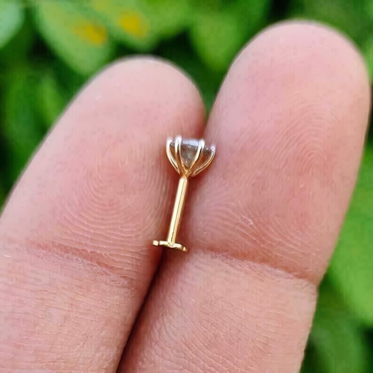 0.09ct Round Natural GH/SI Diamond Solitaire Nose Pin Piercing 14K Yellow Gold