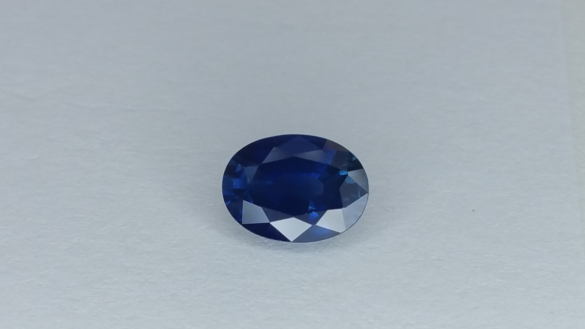 Sapphire Extraordinary GIA Certified 1.03ct 7x5mm Oval