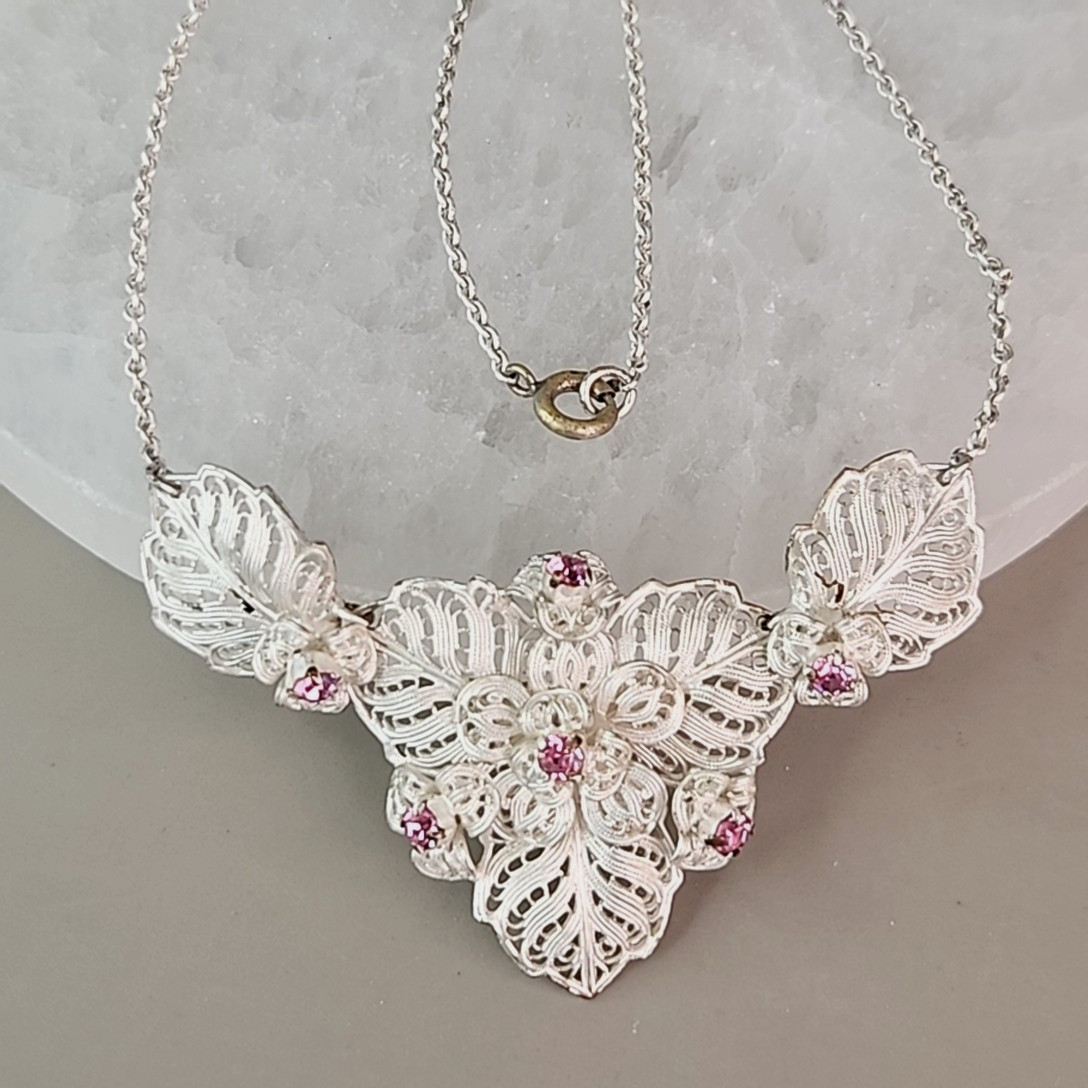 Vintage Flower Necklace Pink Rhinestone Pendant Silver Tone Chain 16″