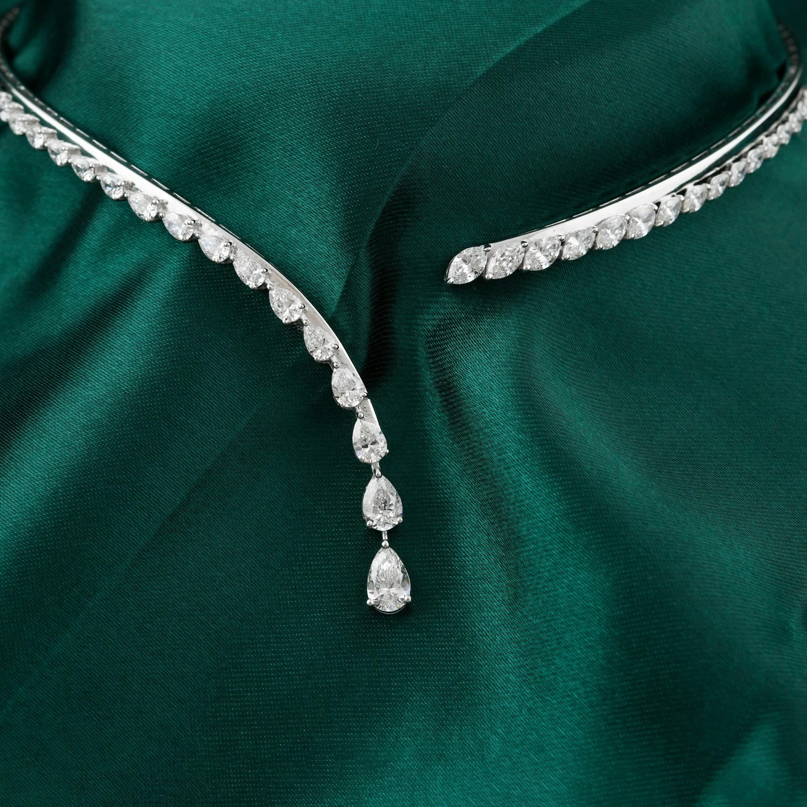 4.75 Ct 18k White silver women’s Pear Diamond Choker Cuff Necklace Gift