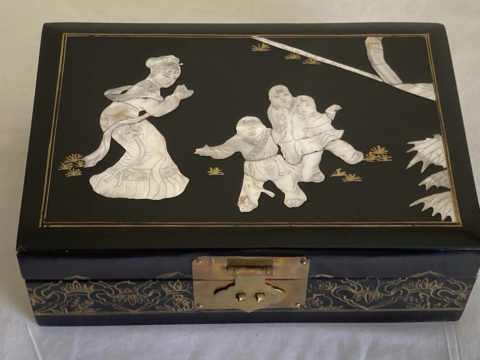 Mid Century Black Lacquer Asia MOP Inlaid Jewelry Box With Removable Tray